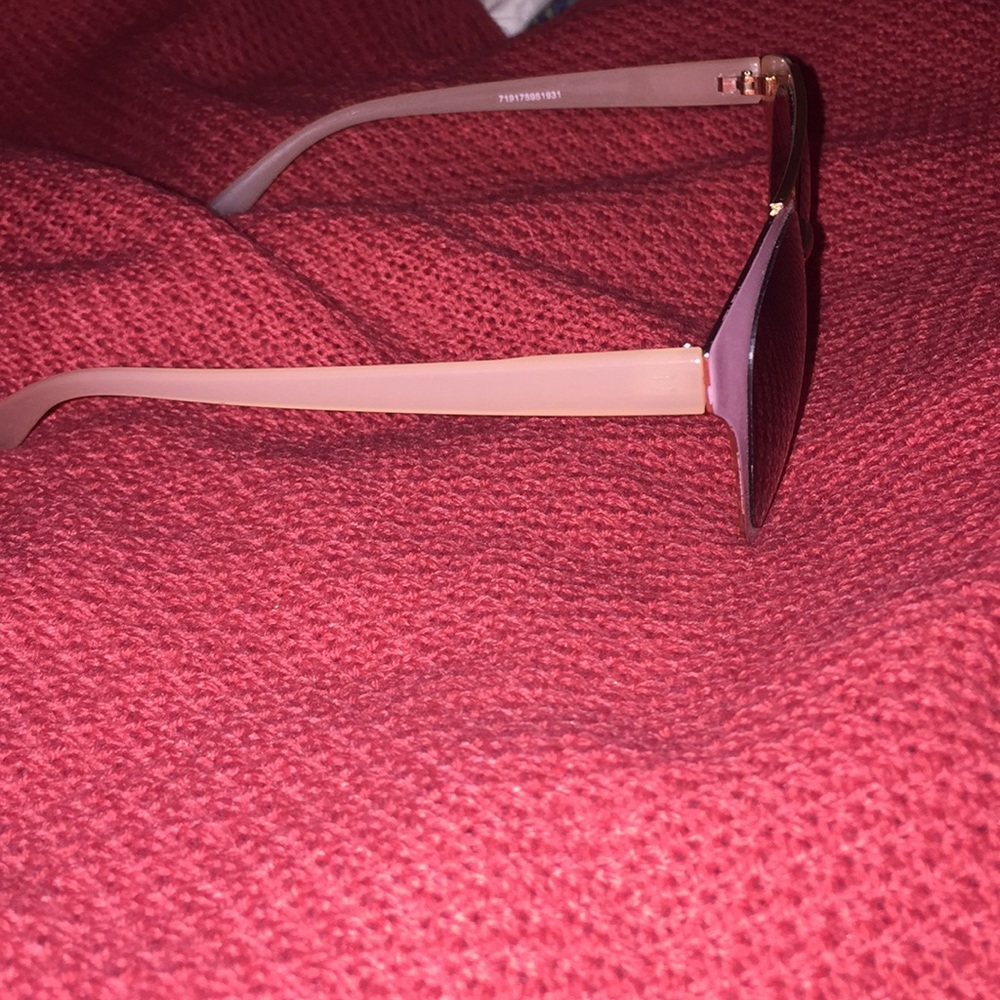 Sunglasses - Picture 4 of 4